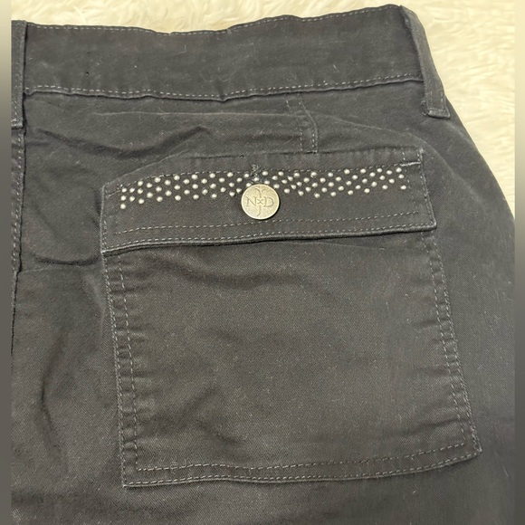 NYDJ Lift Tuck Chino Capri Pants Black Crop Studs Pockets Stretch Cotton size 12 - Picture 9 of 15